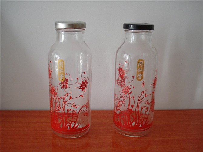 高白无铅玻璃饮料瓶500ml 技术工艺、定制规格与江苏宏康玻璃制品厂家解析